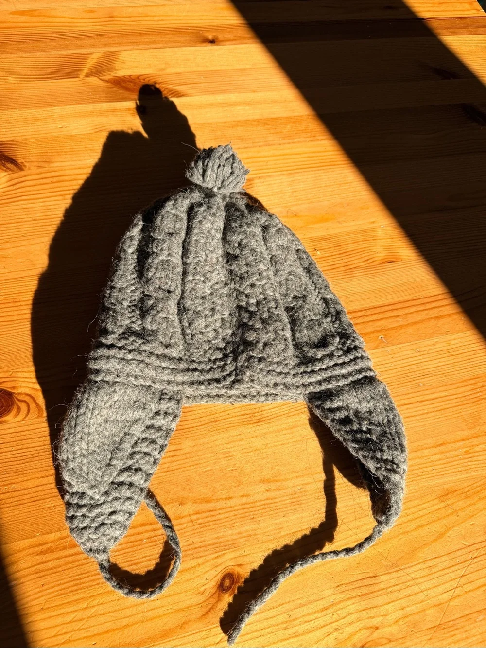 Gray 100% Wool Knit Earflap Hat with Flag Accent